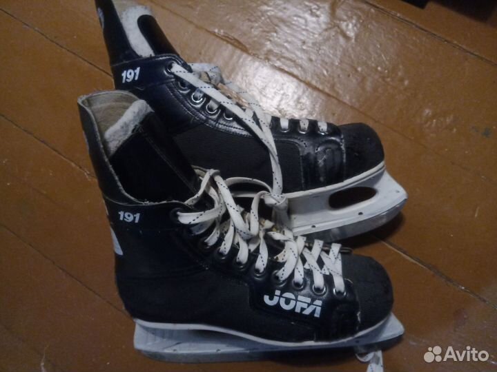 Коньки хоккейные