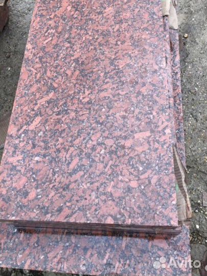 Памятник Гранит Лезниковский