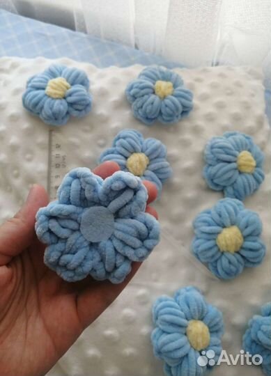 Цветы из плюшевой пряжи для декора