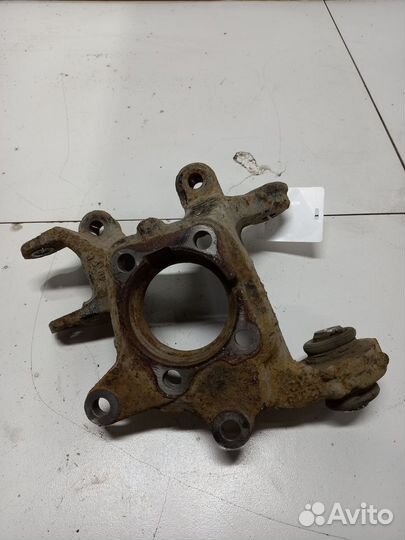 Toyota Avensis (T270) lll кулак поворотный задний