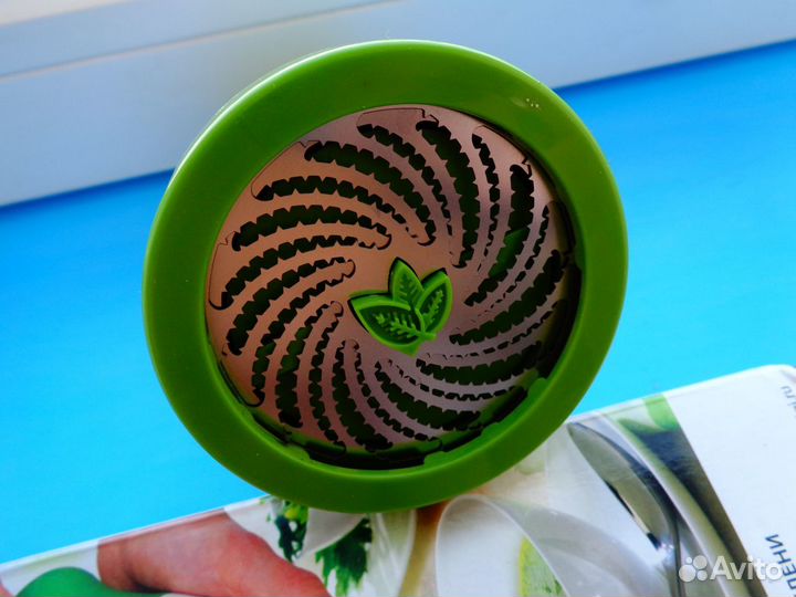 Измельчитель (мельница) для зелени. Новый