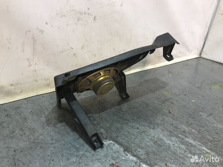 Крышка динамика задняя правая Chery Very хетчбек