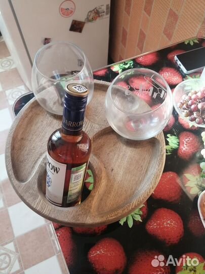 Поднос деревянный на ножках