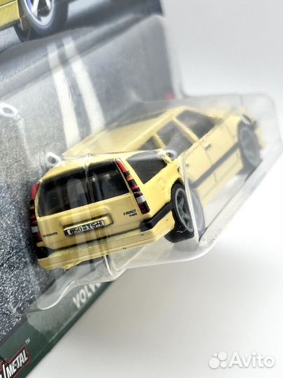 Hot Wheels Premium Volvo 850 Estate