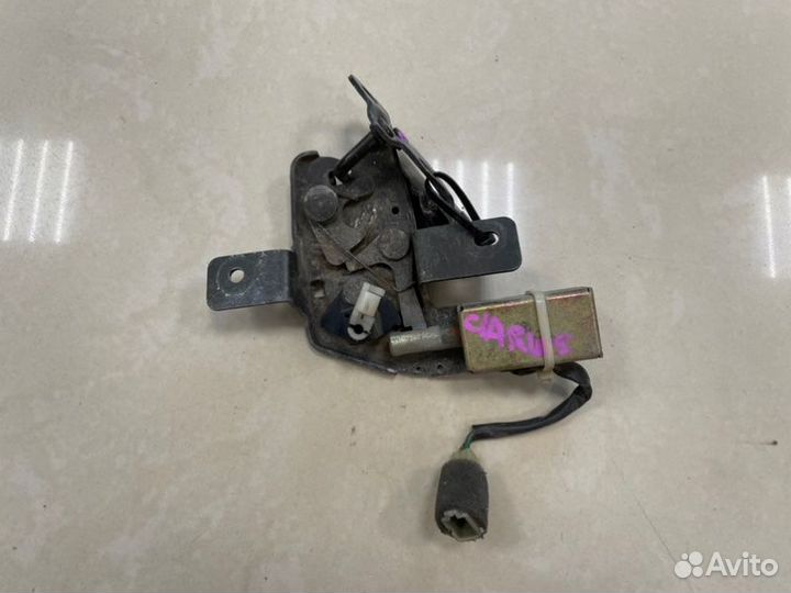 Замок крышки багажника Kia Clarus седан FE 2000