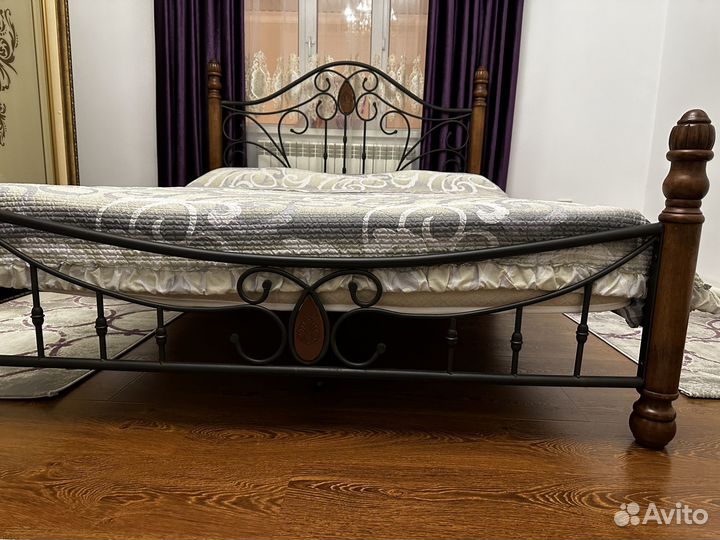 Кровать кованая