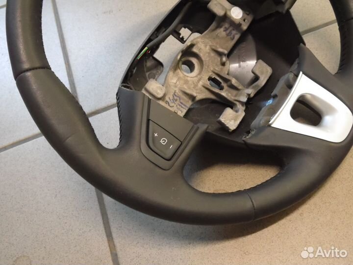 Руль с круизом Рено Меган 3