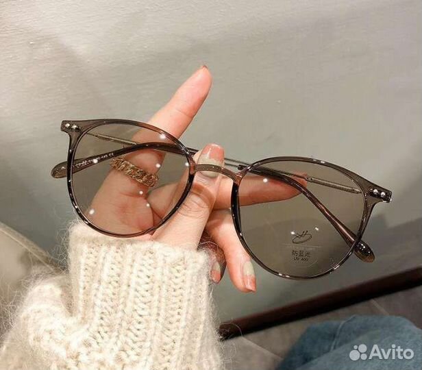 Очки новые с диоптр. -1 фотохромные