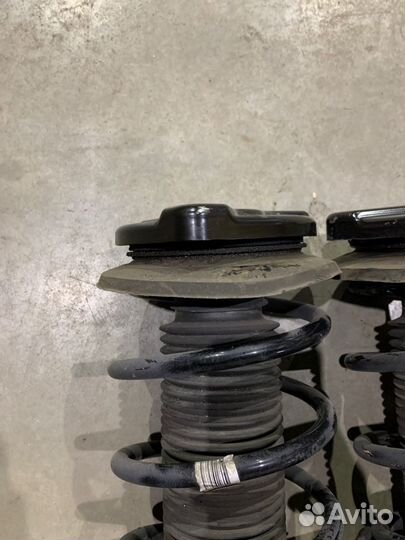 Стойки передние с пружинами передние Mercedes-Benz