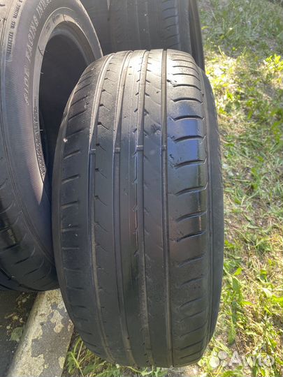 Goodyear EfficientGrip 235/60 R17