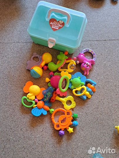 Детские игрушки погремушки