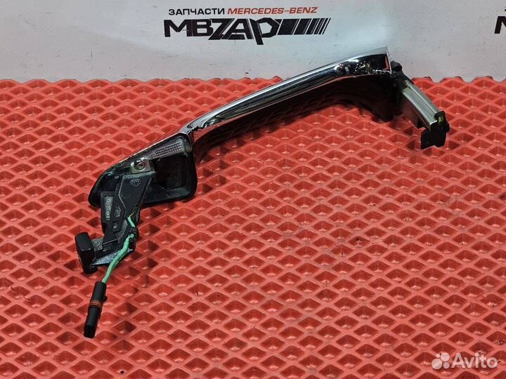 Ручка передней правой двери Mercedes W221