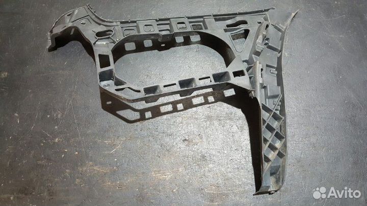 Кронштейн бампера задний правый Volkswagen Passat