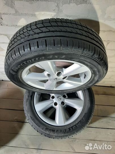 Matador MP 85 Hectorra 4x4 215/60 R17 96H