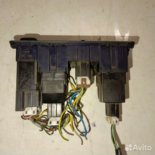 Джойстик регулировки зеркал Mitsubishi Carisma