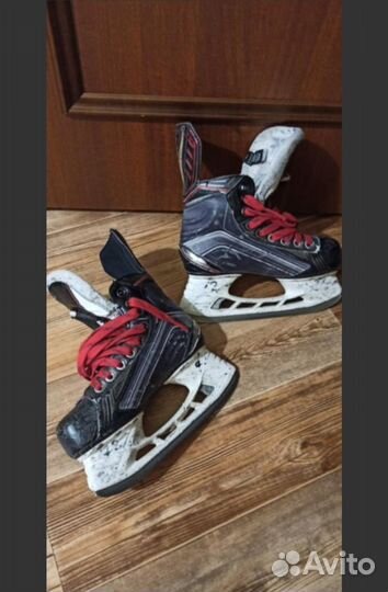Хоккейные коньки bauer x700