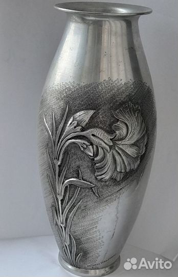 Антикварная рельефная авторская ваза