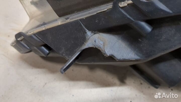 Фара (передняя) правая Lexus IS