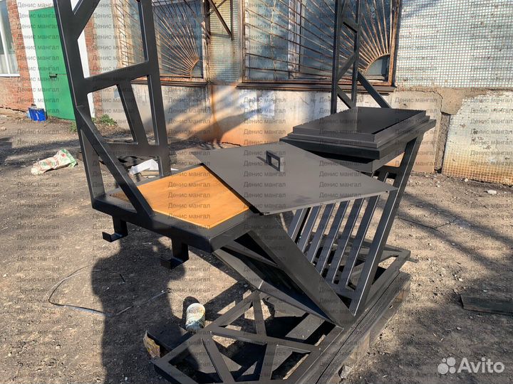 Мангал с крышей