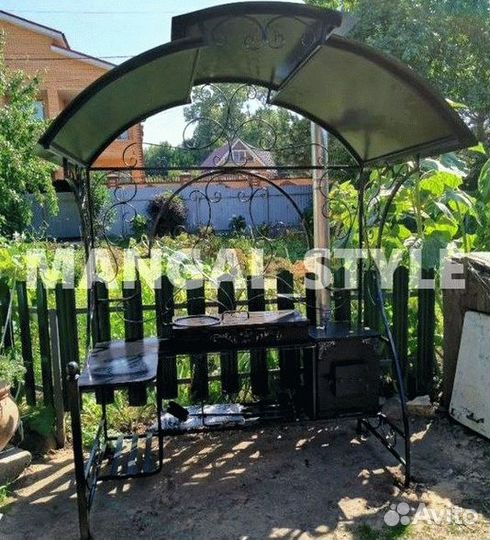 Мангал с крышей