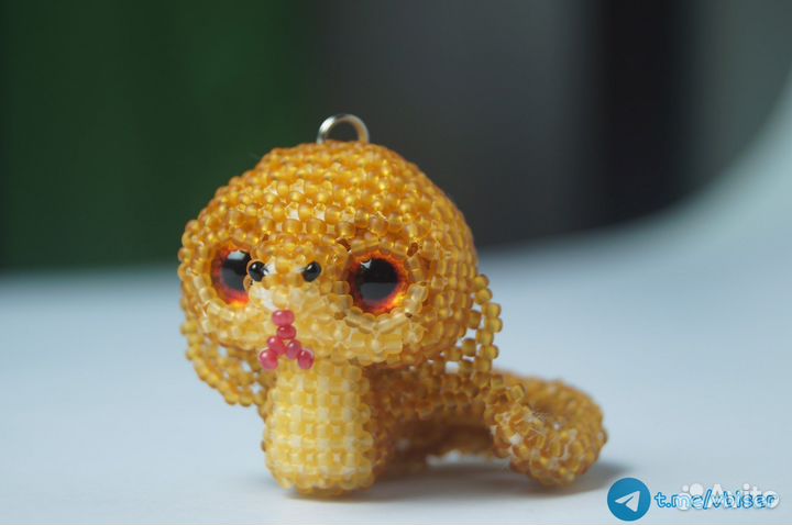 Игрушки ручной работы из бисера змея кобра