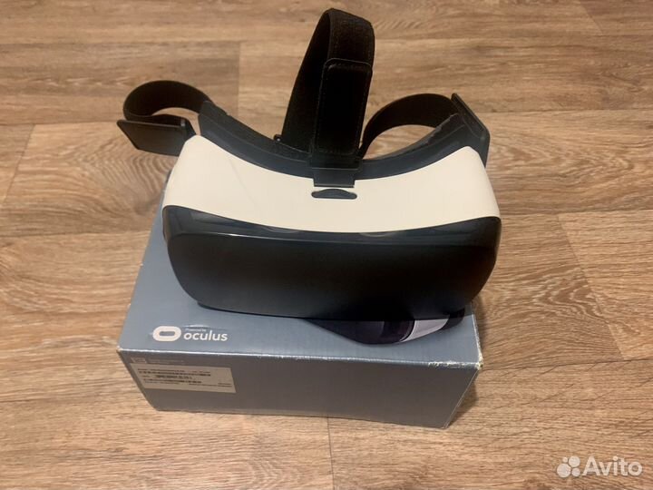 Очки виртуальной реальности Samsung Gear VR