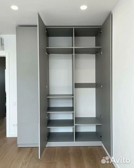 Шкаф распашной