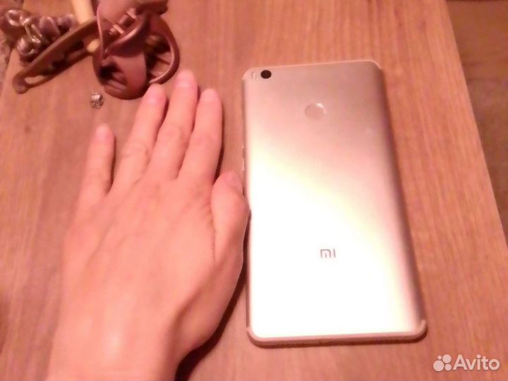 Xiaomi Mi Max 2, 4/64 ГБ