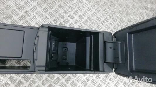 Подлокотник центральный mazda 3 2 (LBN06IX01)