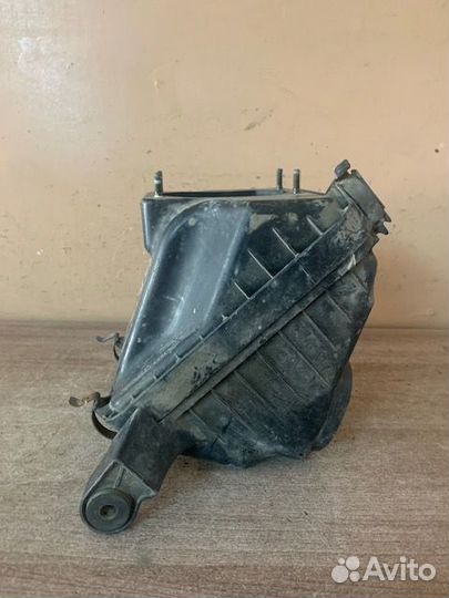 Корпус воздушного фильтра galant E5 6A12