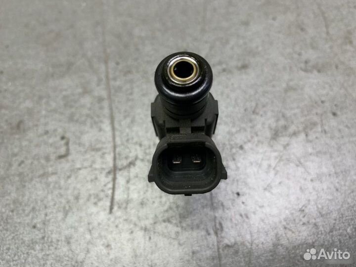 Топливная форсунка Nissan Primera P12 седан 2.0