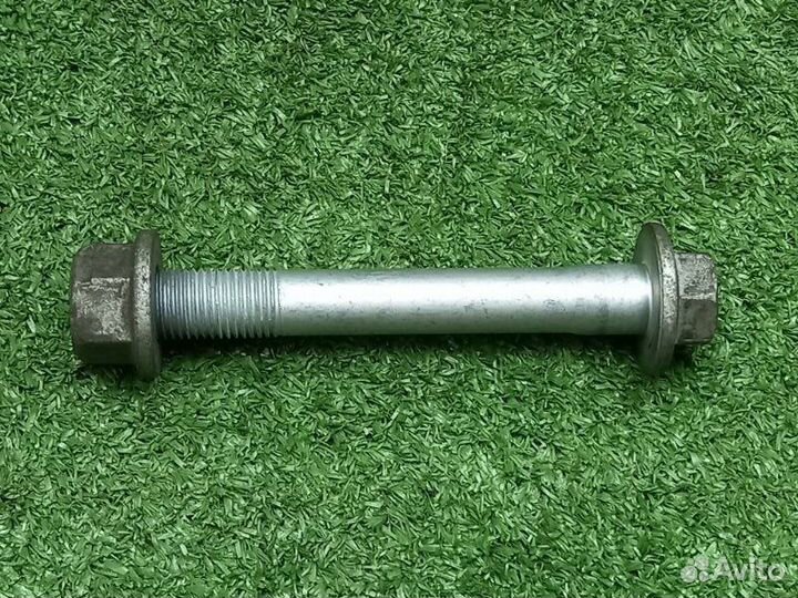 Болт подвески задний правый Land Rover Range Rover