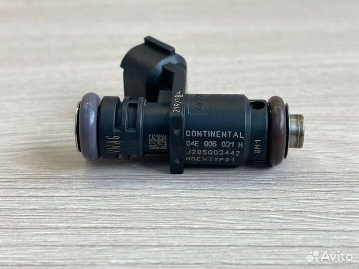 Форсунка топливная Skoda Rapid