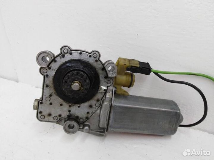 Моторчик переднего правого стеклоподъемника