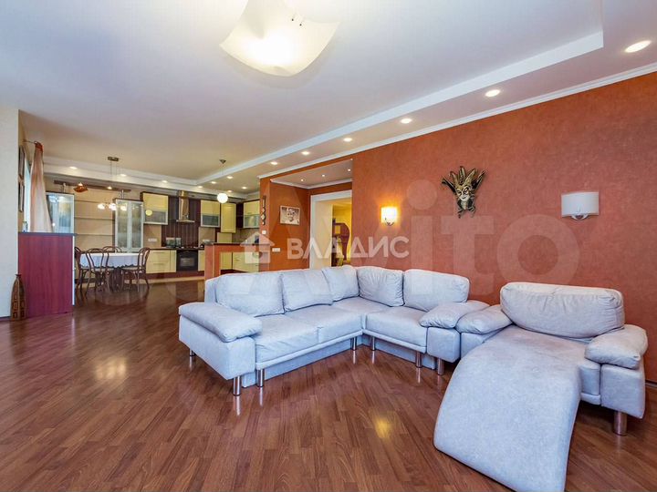 4-к. квартира, 150,8 м², 2/4 эт.