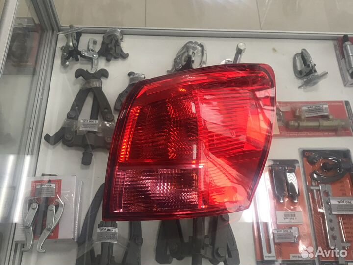 Фонарь задний Nissan Qashgai правый 2655EY00A