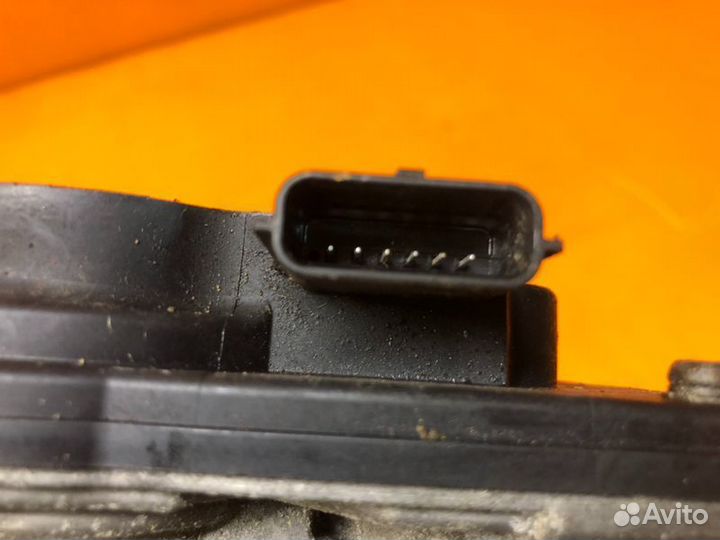 Дроссельная заслонка левая Infiniti Ex35 J50 3.5