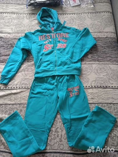 Спортивный костюм женский 42-44 новый