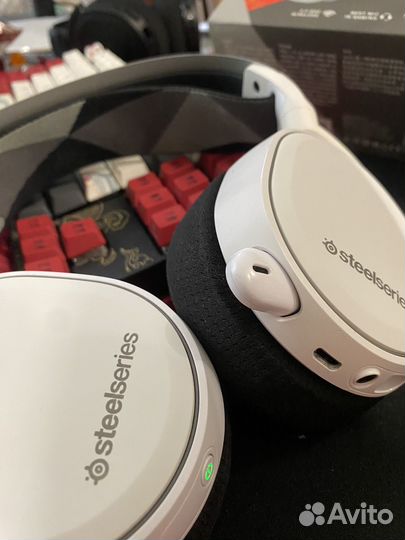 Игровые наушники SteelSeries Arctis 7