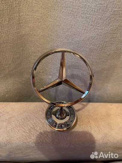 Прицел на капот mercedes w124