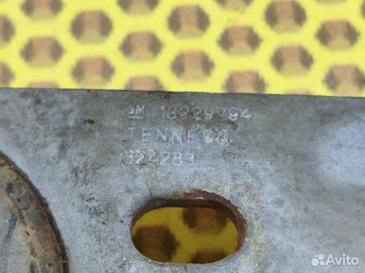 Кронштейн глушителя Opel Insignia JT69 A20NFT 2012