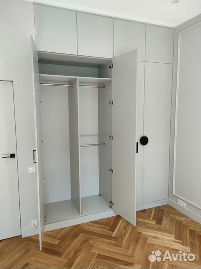 Шкаф двухстворчатый