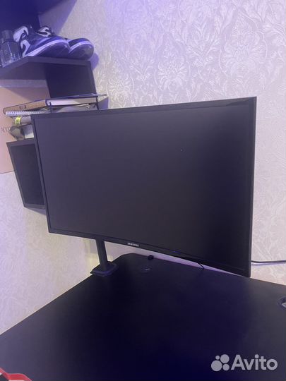 Монитор 27 дюйма Samsung c27f390fhi загнутый