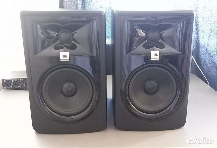 Студийные мониторы JBL 305p mkii