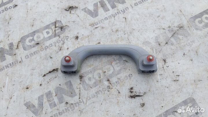 Ручка потолочная передняя правая Kia Picanto