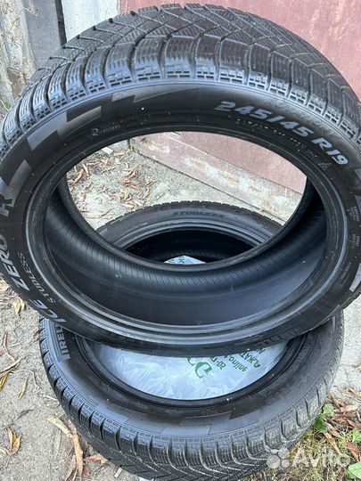 Pirelli Ice Zero 2 245/45 R19 102H