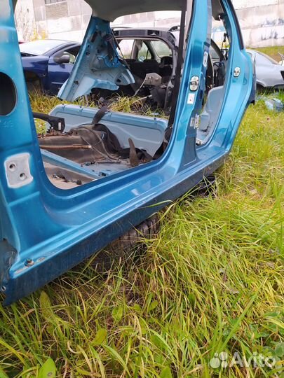 Левый порог пежо 207