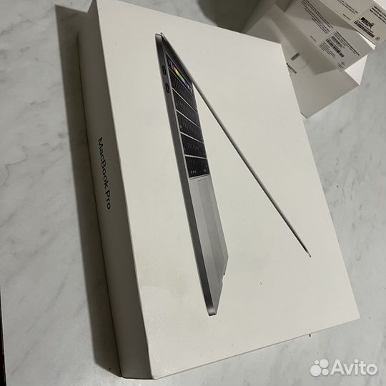 Коробка от macbook pro 13 inch