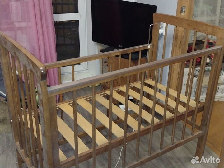 Детская кроватка