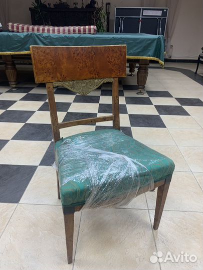 Антикварный стул